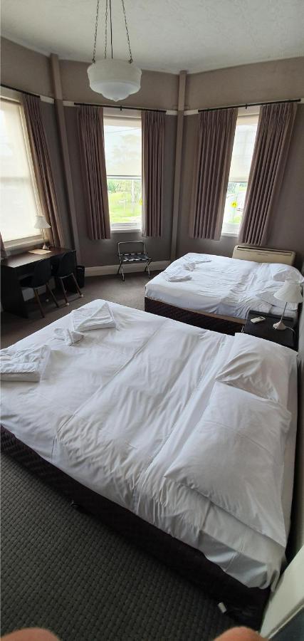 The Young Street Hotel Carrington Luaran gambar
