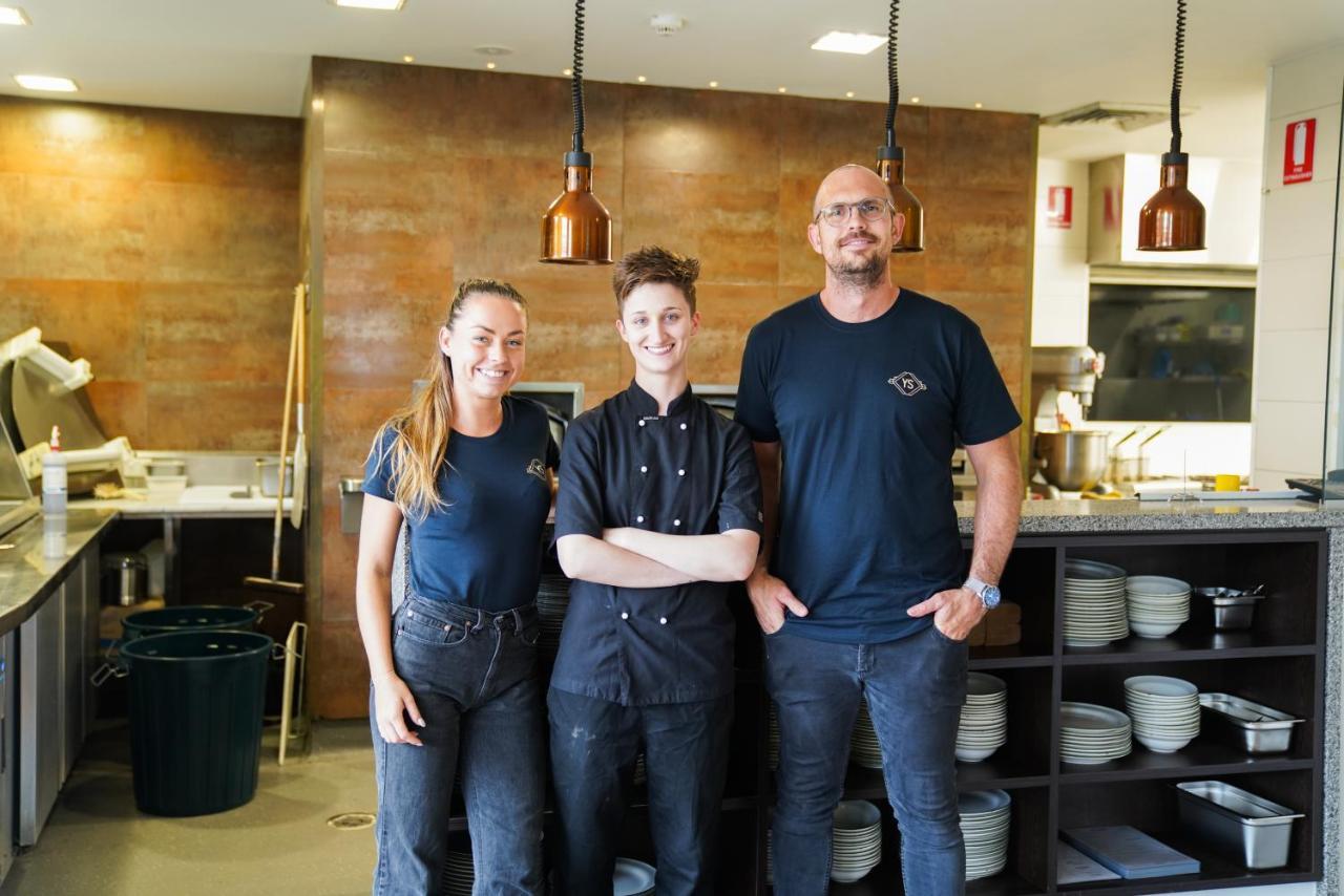 The Young Street Hotel Carrington Luaran gambar