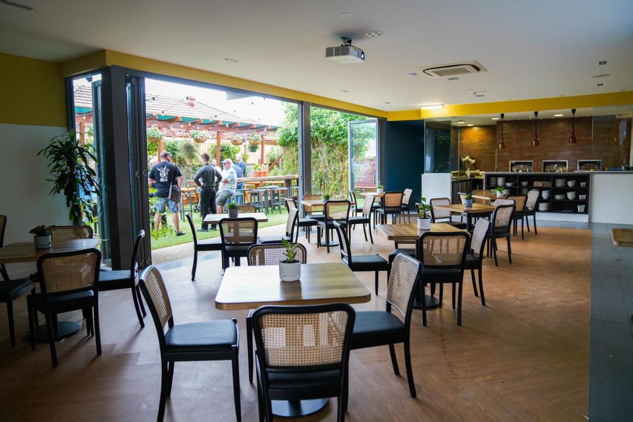 The Young Street Hotel Carrington Luaran gambar